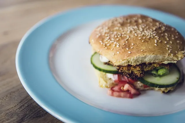ea790b3587e3fe3184342edc1666f1ed0fed2ad6 Gut schmeckende Burger gibt es längst auch in vegan. (Symbolbild Pixabay)