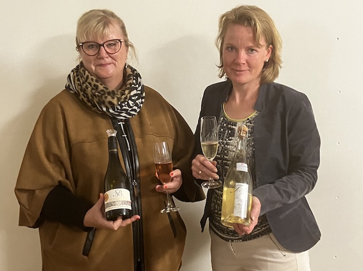 Das Stilvolle Anstossen geht auch ohne Alkohol