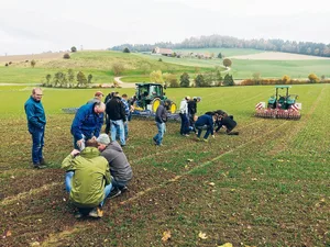 In St. Urban wurden vergangene Woche einige Geräte vorgeführt, welche herbizidlosen Getreidebau erleichtern.