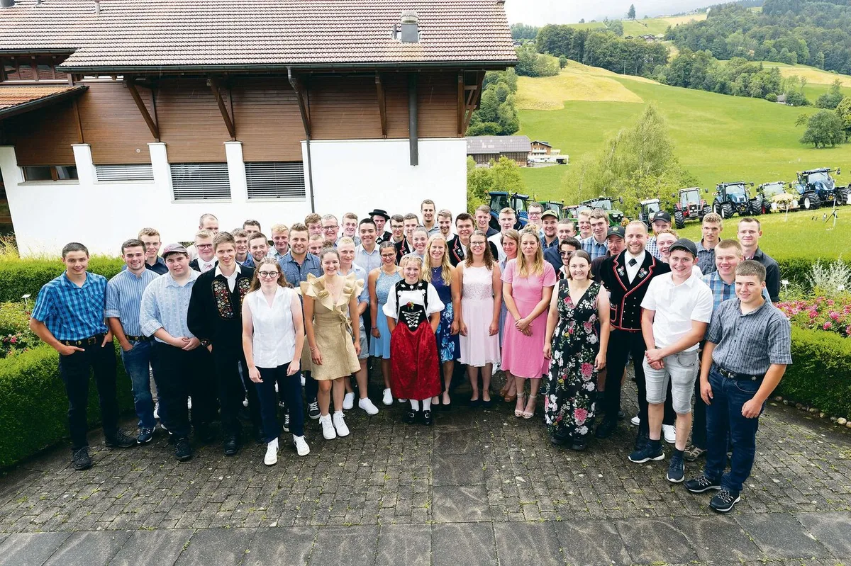 Gemeinsames Schlussbild der drei Klassen Grundbildung EFZ am BBZN Schüpfheim.