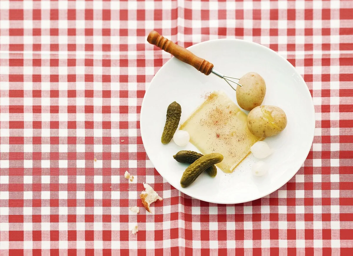 1438398f6172ee7107e4bc8d0a3cd94309e0a526c44b066b2e321f2b2a2fd338 Für Raclette und andere Silomilch-Käse ist es schwieriger geworden, den Rohstoff Milch zu besorgen.
