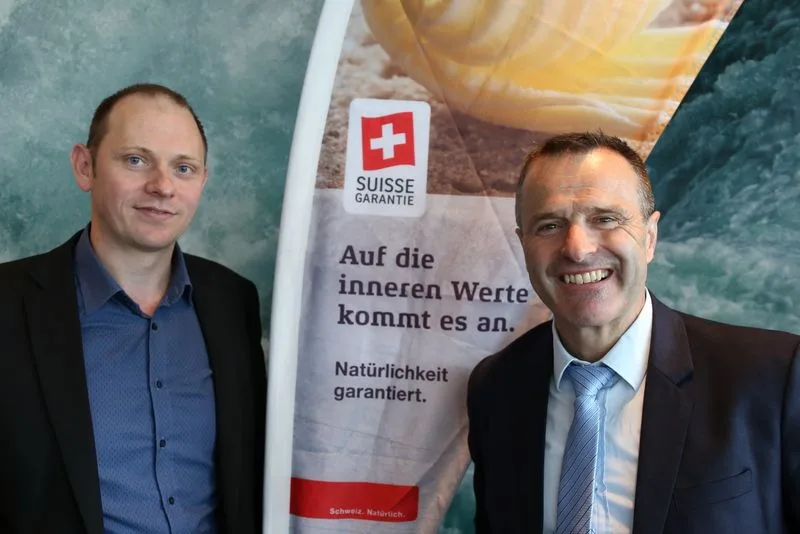 5abcf2243b9441584e63e0734ee4a8bbc705b378 Ein Bild von der letztjährigen Mitgliederversammlung: AMS-Geschäftsführer Denis Etienne (links) und Urs Schneider, stellvertretender SBV-Direktor. (Bild lid)