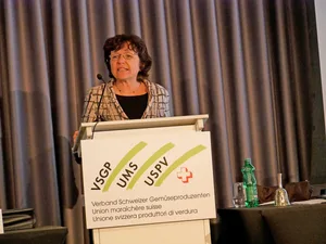 Eva Reinhard drückte es etwas plakativ aus: «Die Schweiz würde dann mehr Getreide und weniger Gemüse anbauen». Ein mit der Annahme der Initiative verbundenes Totalverbot von Pflanzenschutzmitteln wäre ihrer Meinung nach fatal. (Bild David Eppenberger)