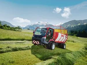 Überzeugender Geräteträger aus Österreich: Der Unitrac 122 L-Drive wurde in der Kategorie Spezialtraktor zur «Farm Machine 2022» gekürt.