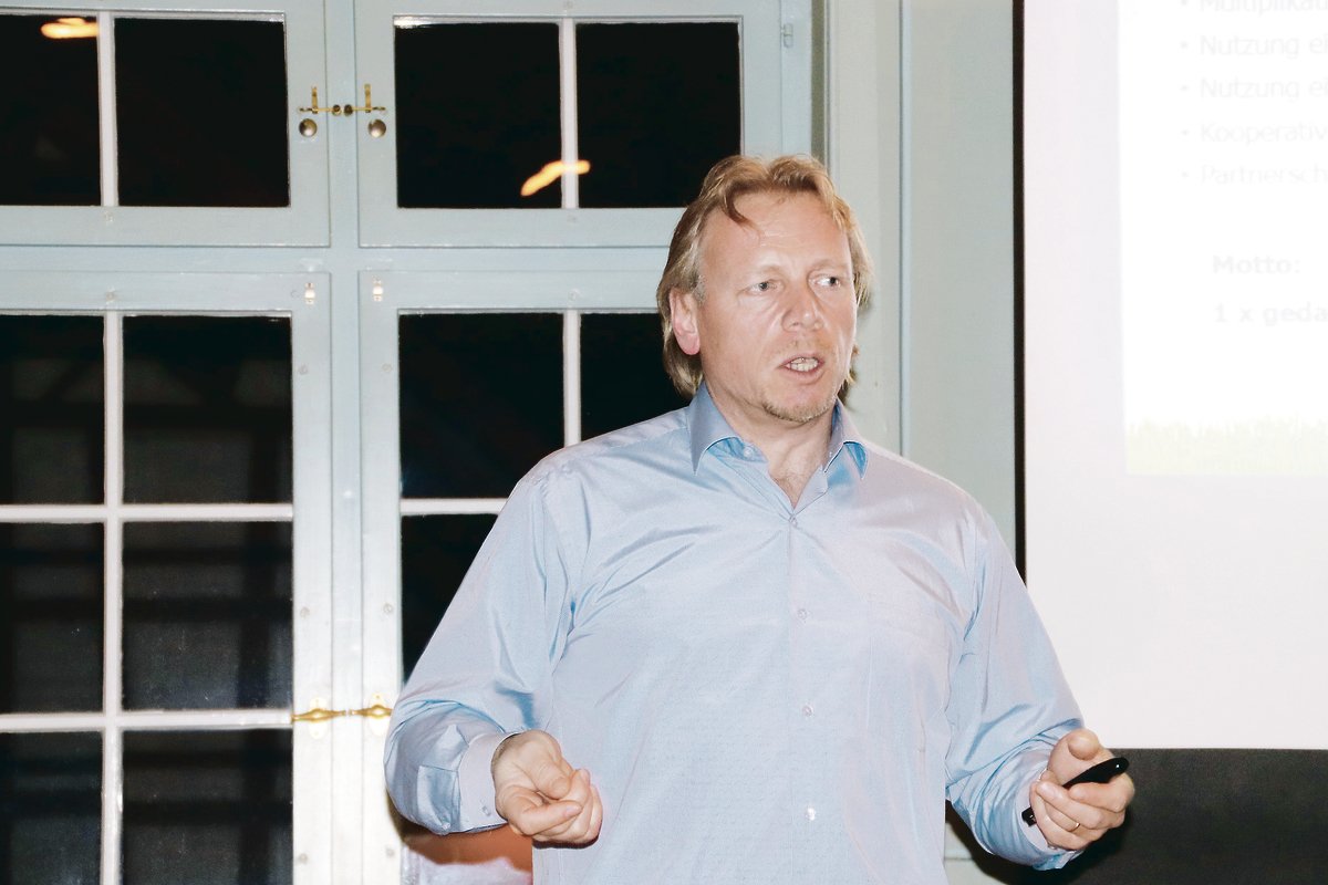 Walter Hübscher gründete vor über 30 Jahren das Unternehmen «Zaunteam», das heute Firmenstandorte in der Schweiz, Deutschland und Österreich hat.(Bild Roland Müller)