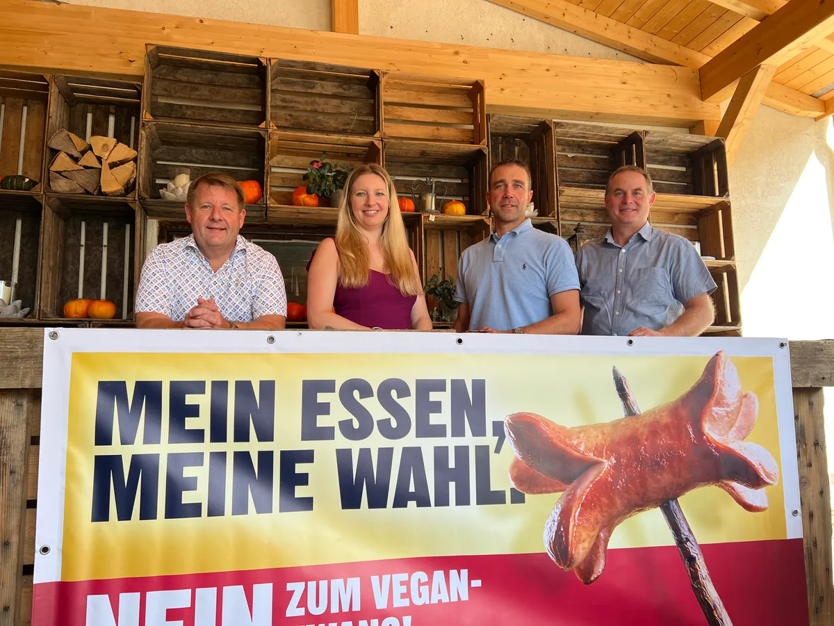 Geeint gegen die Ernährungs-Initiative (v. l.): Moritz Rogger, Gastro Luzern; Chantal Brauchli, KMU- und Gewerbeverband Kanton Luzern; Kilian Boog von der Gemüseproduzentenvereinigung Luzern und LBV-Präsident Markus Kretz.