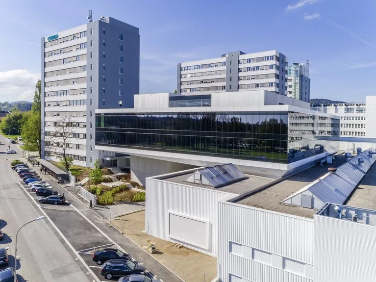 00c862e7769fa18fccf7a7a18d73797c9ae611a3 Aussenansicht des neuen Innovationscampus Cubic in Uzwil, der von der Bühler Group heute eröffnet wurde. (Bild lid/Bühler)