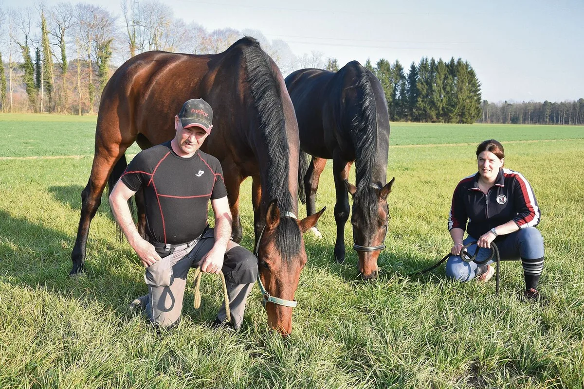 8337d4affb5bc4a4871c1cdee3e8a15ca7de491916f3b08c34725047f272e949 Andreas Jenni und seine Partnerin Tamara Berger sind begeisterte Pferdeliebhaber.