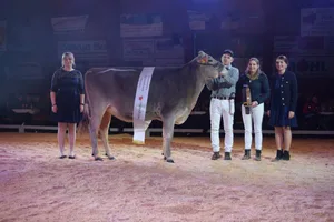WTS Barca Monisha gewinnt die 7. Rindernight-Show in Wattwil.