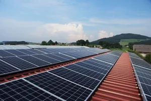 Von Bürgerlichen wird eine umfassende Solarpflicht als zu starker Eingriff ins Privateigentum kritisiert.