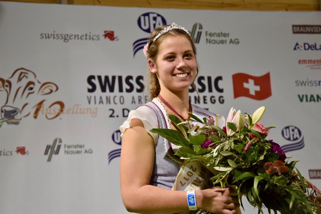 Patrizia Hobi aus Flums SG ist die neue Braunviehkönigin. (Bilder jba)