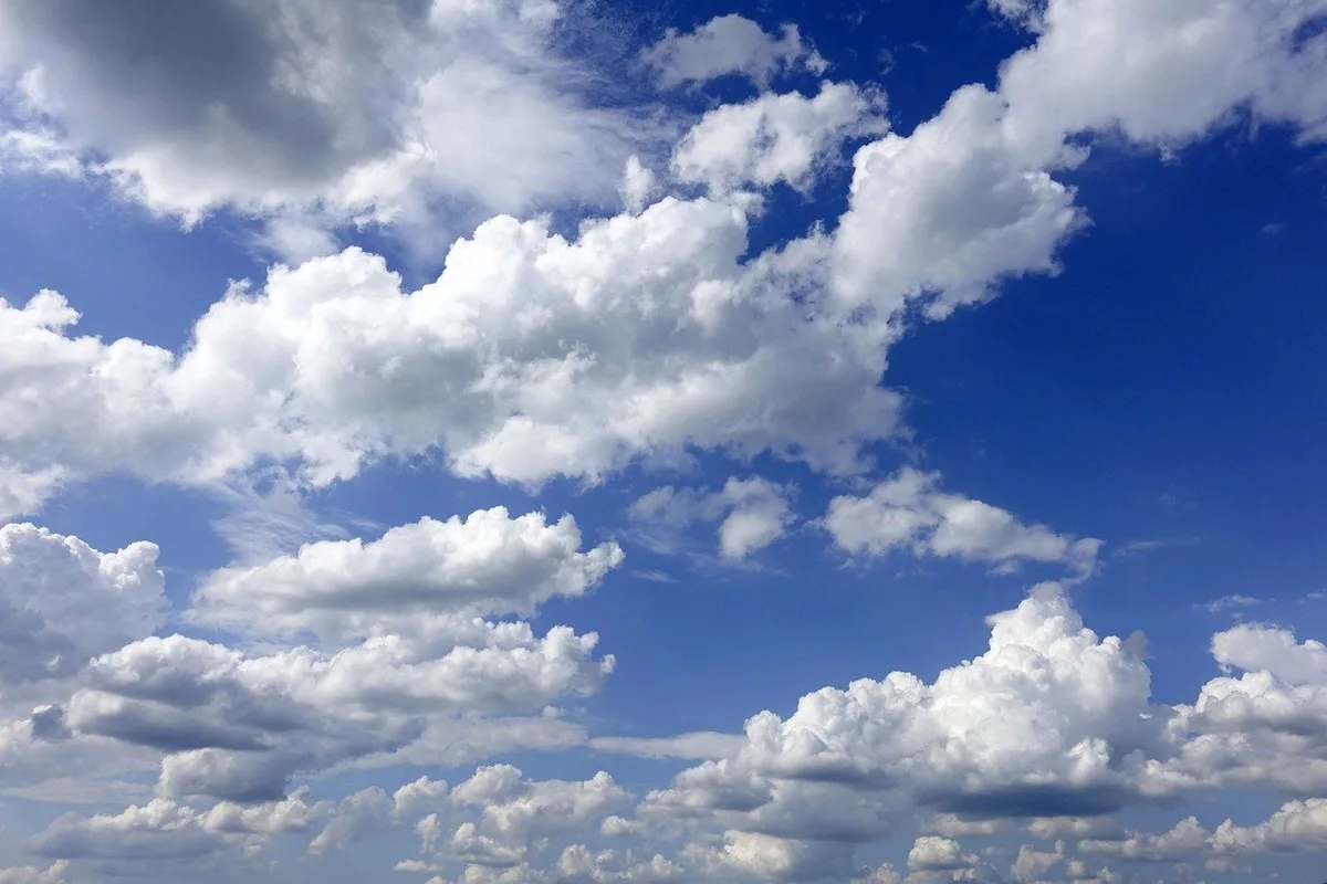 0b997df295162d1e18ade3f196bf637b0554d956 Der Flugverkehr beeinflusst auch die Wolkenbildung. Je nach Wetterlage könnte es daher im Moment weniger Bewölkung geben. (Bild Pixabay)