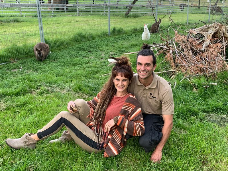 Tamara und Stefan Krapf haben den Hof umgestaltet und sich einen Traum erfüllt. (Bild rb)