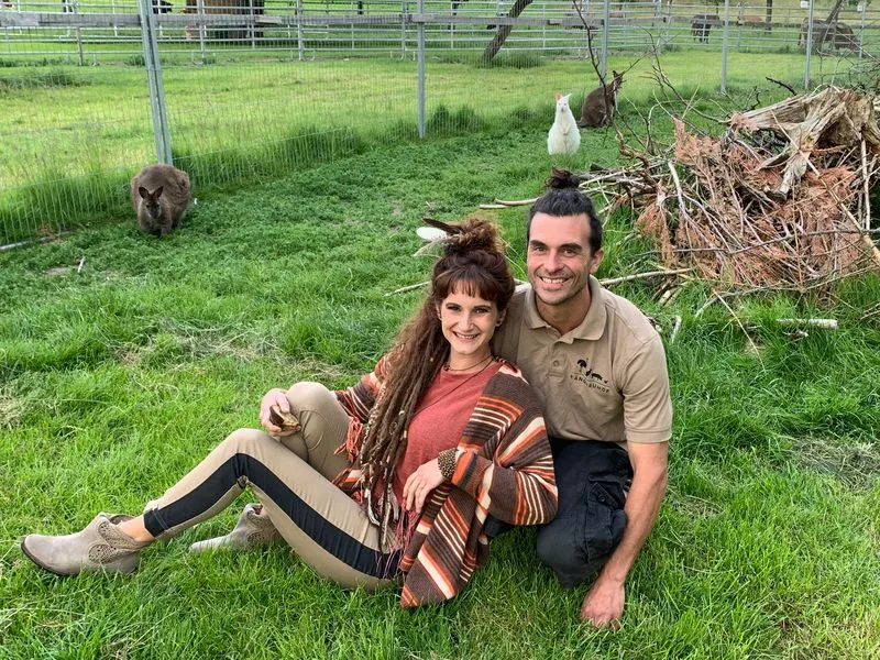 Tamara und Stefan Krapf haben den Hof umgestaltet und sich einen Traum erfüllt. (Bild rb)