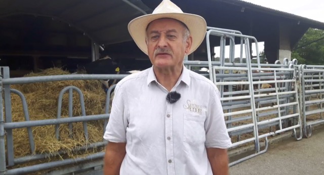 Passend zur Jahreszeit mit Cowboyhut: Marktredaktor Hans Rüssli. (Bild BauZ)