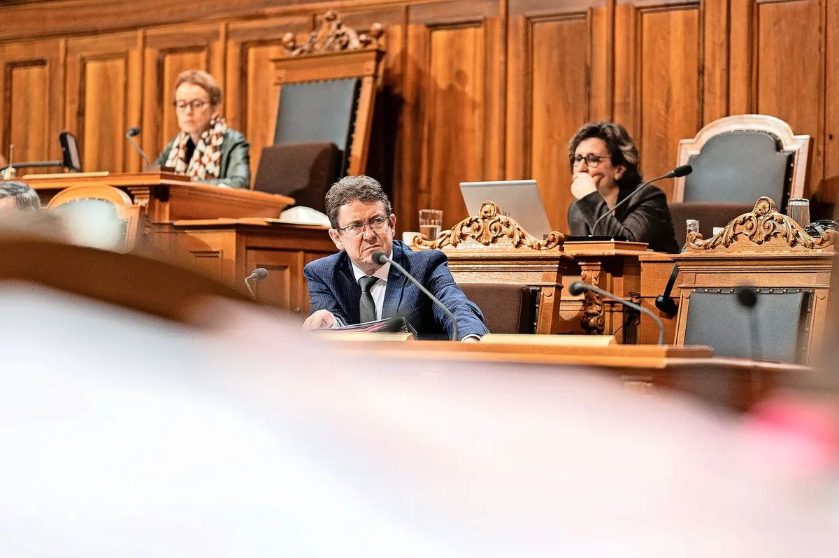 Albert Rösti erklärte die Haltung des Bundesrats zu einem Vorschlag gegen den Mangel an Herdenschutzhunden.