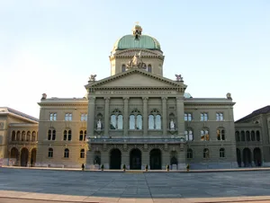 Wie agrarökologisch ist die Schweizer Innenpolitik bereits? Diese Frage wäre noch zu klären, wenn Instrumente künftig explizit auf Agrarökologie ausgerichtet werden sollen.