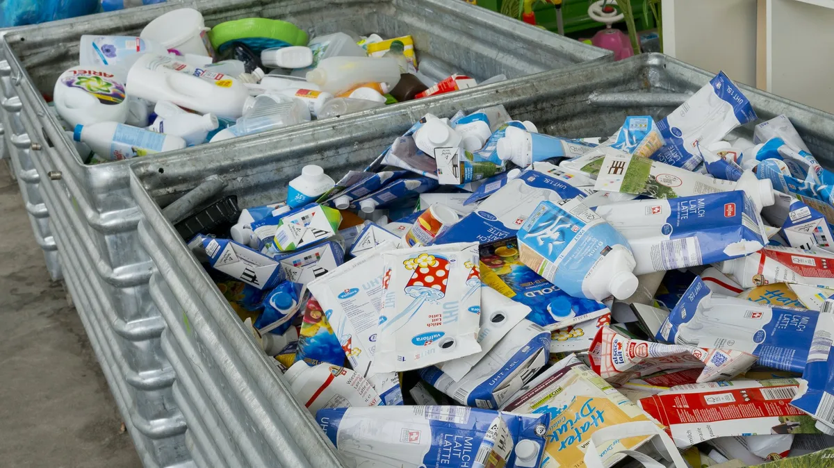 067_RecyclingParadies_Maerz16 Milch soll bald nur noch in PET-Flaschen verkauft werden