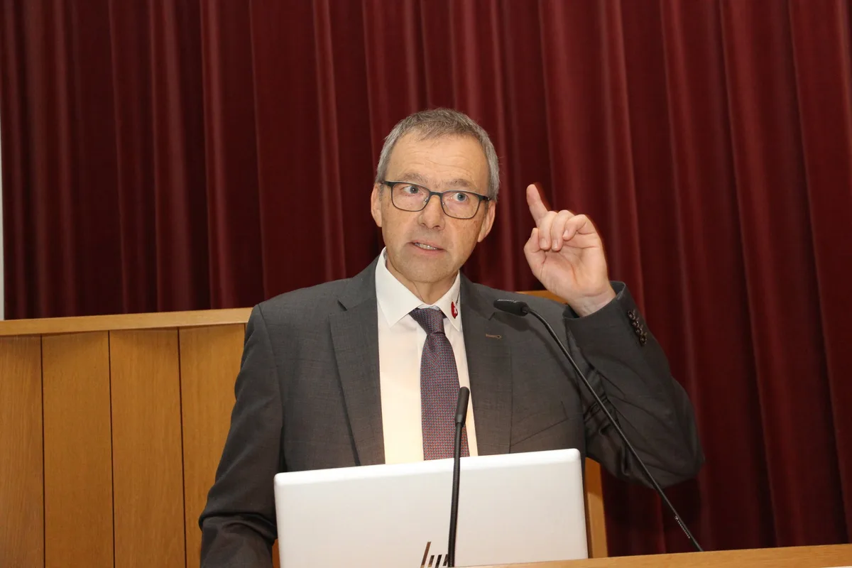 d1f89464fdce6ec42be3d168ccf7ff869800522a Peter Schneider, Leiter Geschäftsbereich Klassifizierung und Märkte sprach über "Proviande: Sündenbock für alle". (Bild Hans Rüssli)