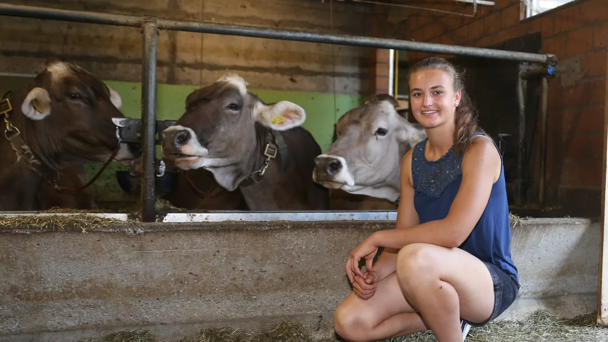 Eveline Linggi 1.JPG Die Spitzenschwingerin Eveline Linggi ist Landwirtin EFZ. Im kommenden Winter wird sie die Betriebsleiterschule in Angriff nehmen.