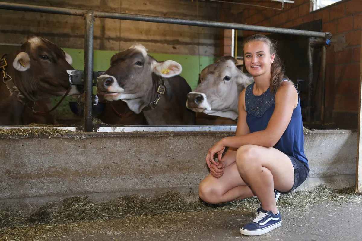 Eveline Linggi 1.JPG Die Spitzenschwingerin Eveline Linggi ist Landwirtin EFZ. Im kommenden Winter wird sie die Betriebsleiterschule in Angriff nehmen.