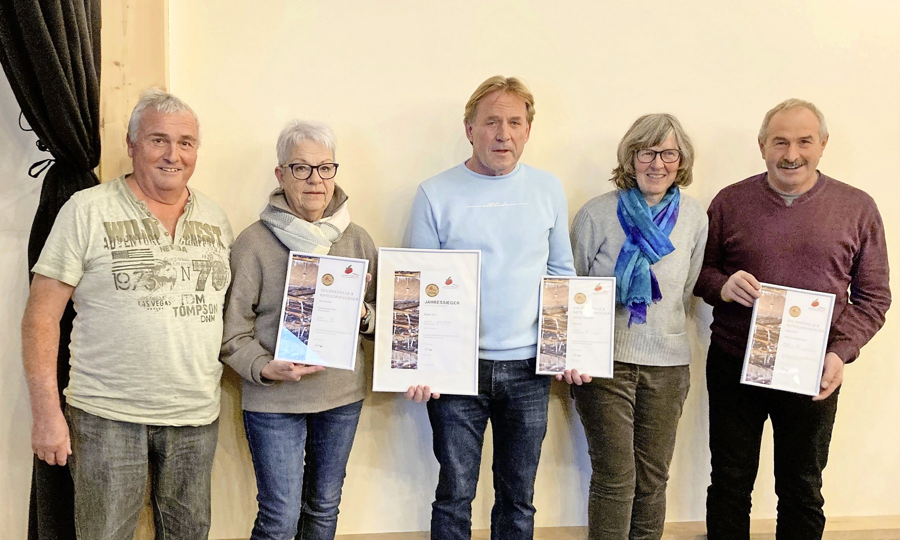 Die Produzenten der besten Berner Säfte 2025 sind geehrt worden