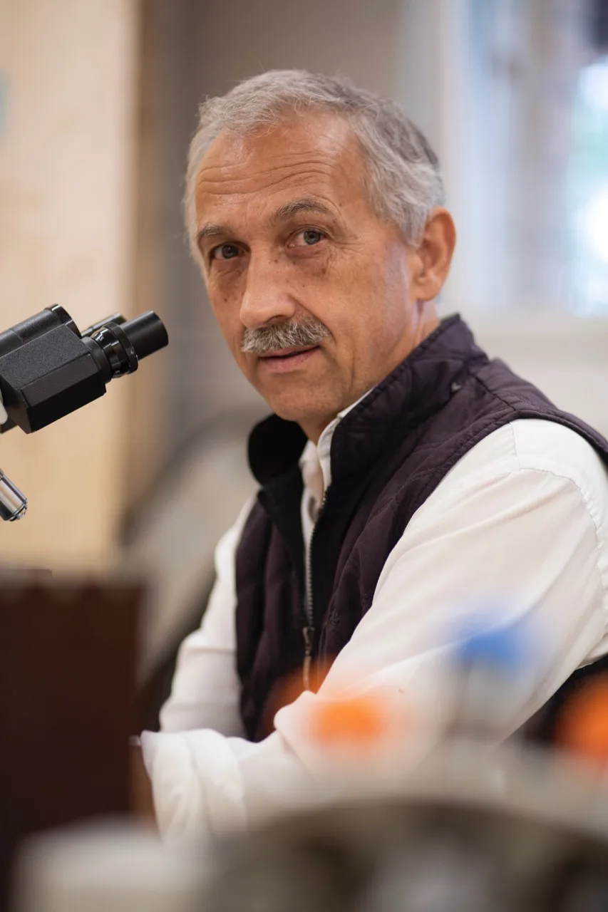 5dfa6a0c82c4fe1b61a16d4e646cdf20a52ea94f Guido Wehrle ist auf Pferdeparasiten spezialisiert. Bild: Pia Neuenschwander