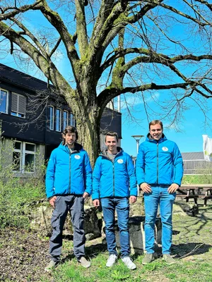 Die angehenden Agrotechniker Simon Fankhauser, Nicolas Salm und Ralph Lichtensteiger (v. l.) suchten nach betrieblichen «Do it yourself-Upgrades».