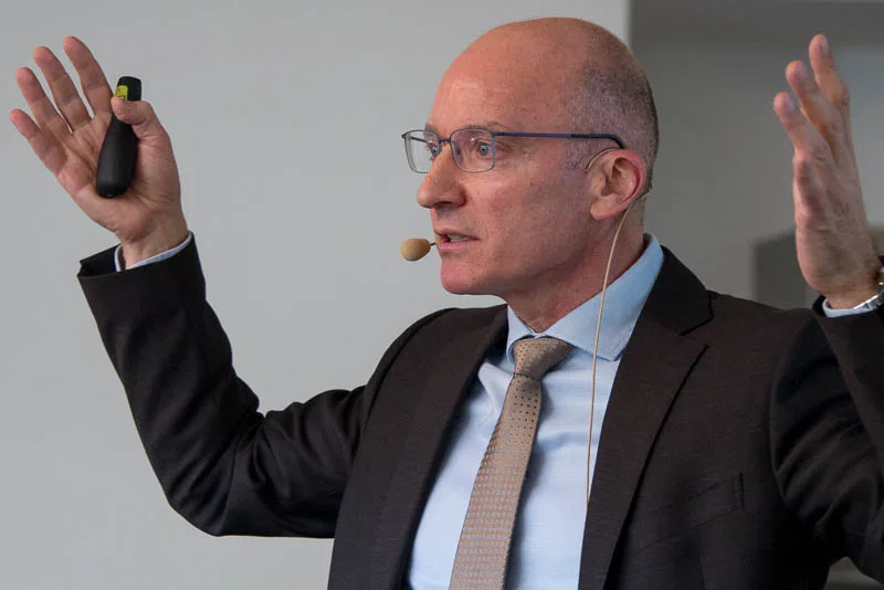 c43b7cb2903ccf0d510f436ca6e6f4dab32ee082 Urs Riedener sagt, dass es eine Aufgabe der Branche ist, die Positionierung von Schweizer Milch insgesamt zu verbessern. (Bild hja)