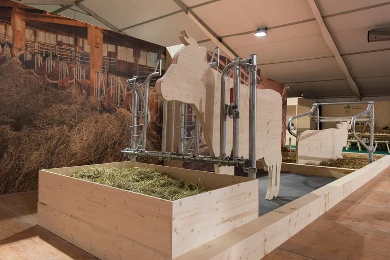 1903b164bdb3bffb0a9a37e3e2a2a44ccee037cc Artgerechte Tierhaltung ist das A&O für hochwertiges Fleisch, zeigt diese Installation. (Bild Reiner Schilling)