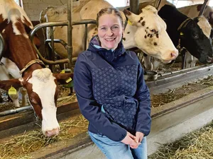Angela Schaad bewirtschaftet gemeinsam mit ihrem Mann den Schlundhof in Oberbipp.