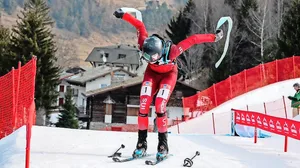 Das Entfernen der Skifelle dauert nur Sekunden, die Ski werden dabei anbehalten.