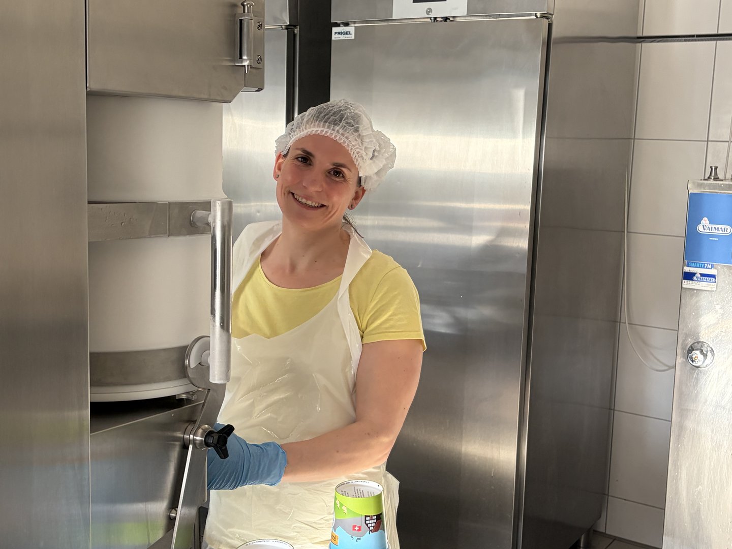 Bäuerin Corinne Bürge macht Glace aus Toggenburger Milch