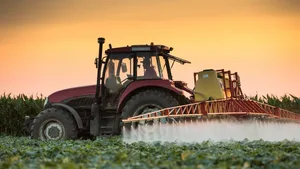 Die erhöhten Werte des Pestizids Chlorothalonil im Trinkwasser sorgen für Verunsicherung. Nun rät sogar der Bauernverband zum Verzicht, bis sich die Situation geklärt hat.