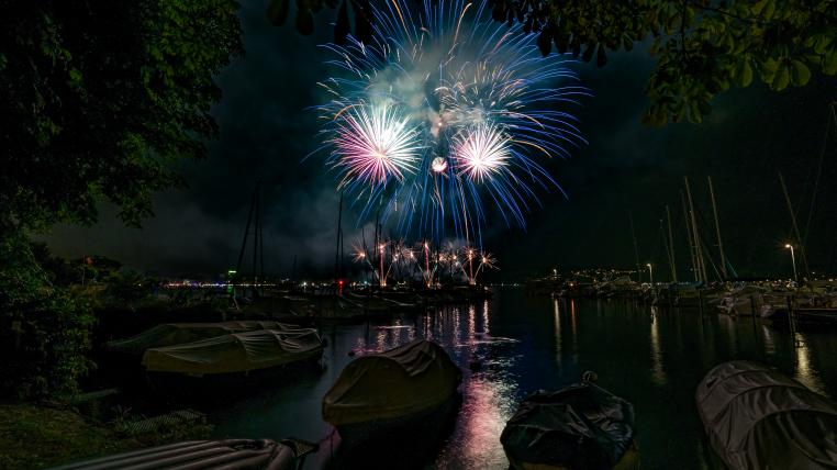 Feuerwerk über dem Zürichsee