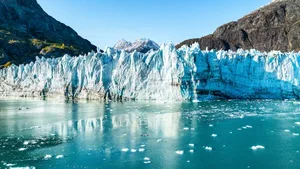 Das Schmelzen der Gletscher – hier die Glacier Bay in Alaska – schreitet weltweit immer schneller voran.