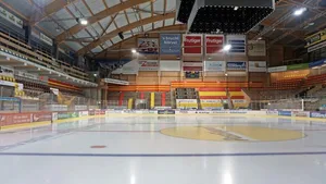 Das Eishockey-Spielfeld in der Langnauer Ilfishalle ist 30 × 60Meter gross.