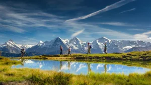 Das spektakuläre Schweizer Alpenpanorama mit Eiger, Mönch und Jungfrau geniessen und dabei Rücksicht auf die Natur nehmen – dazu mahnen verschiedene Umweltorganisationen und der Bund.