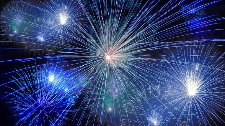 a2fcb8a69b8b8918075b86efe0242f5f9cc1f0e1 Feuerwerk