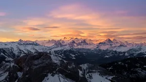 Auf der Suche nach den Urlandschaften der Schweiz finden sich immer wieder atemberaubende Blicke in die Weite.