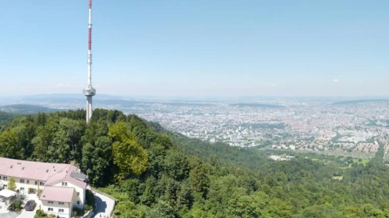 bd4e49f8ebd75b272213186ed63e2c9913b75d9b Üetliberg mit Aussicht auf Zürich