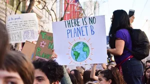 Lange beschränkten sich die Klimaproteste auf Demonstrationen (Themenbild). Nun folgen Störaktionen.