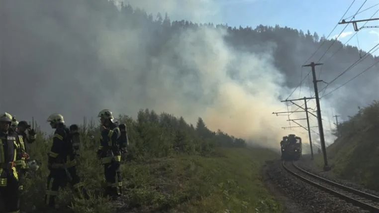 86889cbd609ff168396786872644ae4ae02de9e0 Brand in der Vorderrheinschlucht