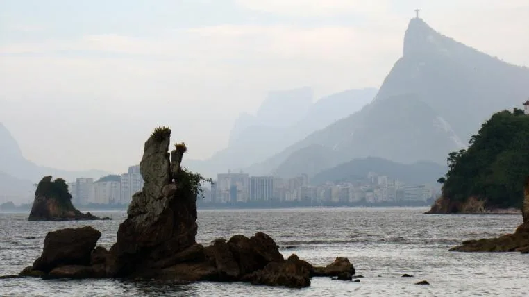 d544df2487174796d682d7c076b10f56ded9eb67 guanabara.jpg