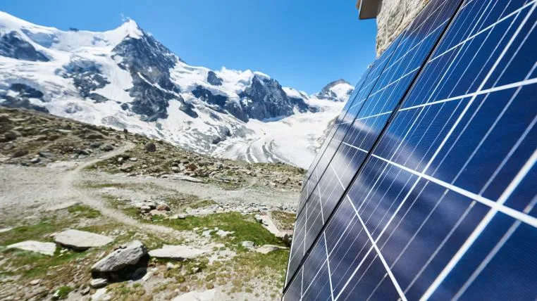 86aaf9874b7a668050b7aa8644cd8e8238380ff9 Solazelle in den Alpen