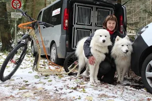 Katja Gross und ihre Hunde Rado und Falk.