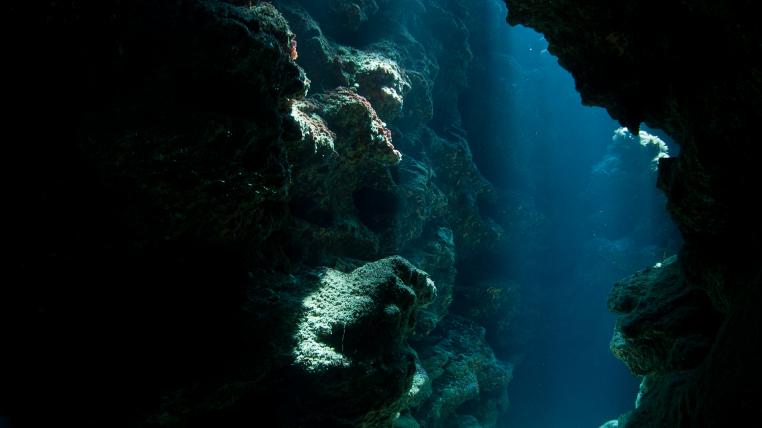Unterwasserschlucht