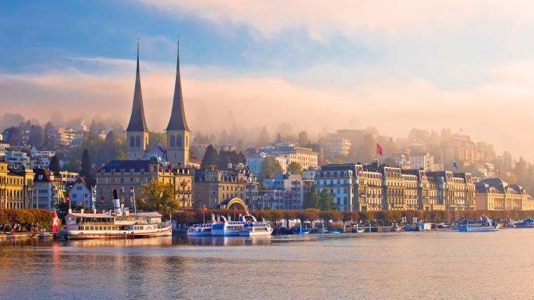 Luzern im Nebel