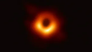 Das erste Foto eines Schwarzen Lochs. Es befindet sich in der Galaxie M87.