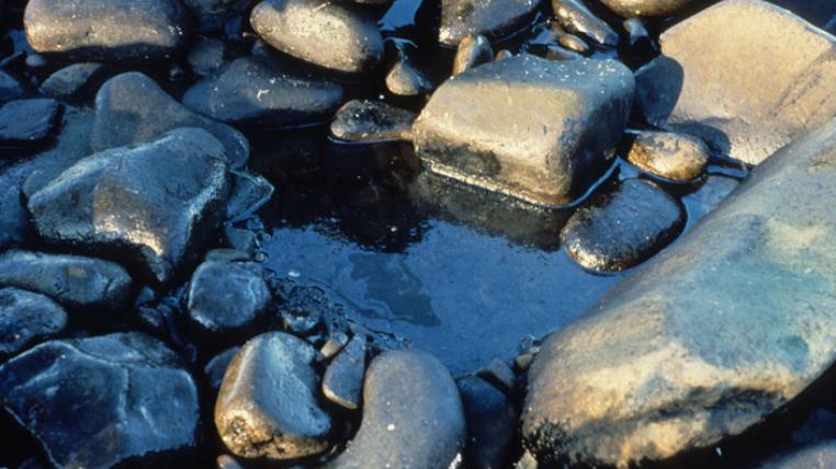 oil-spill-ARLIS-Reference-bysa-s.jpg